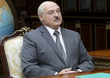 Лукашенко пригрозил Украине “полным уничтожением”