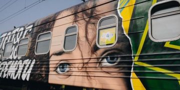 “Укрзализныця” начала продажу билетов на поезда в Херсон и Донецк