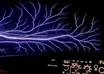 Ураган “Иан” поджег небо