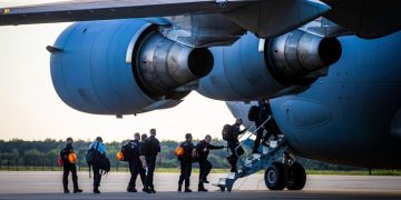 Самолет НАТО отследил ракету, упавшую в Польше