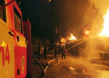 В Макеевке загорелась нефтебаза россиян