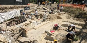 Археологи нашли уникальные бронзовые статуи