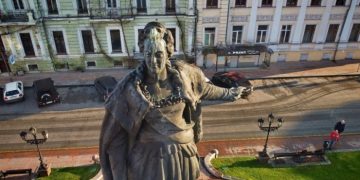 В Одессе снесут памятник Екатерине II