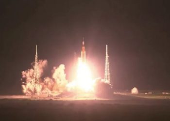 NASA отправило самую мощную в мире ракету на Луну