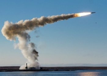 В Черном море находятся до 12 кораблей