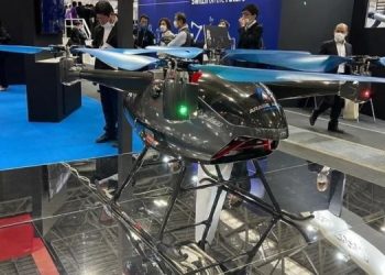 В Японии собрали супер-дрон с двигателем