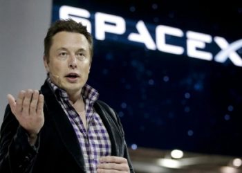 Илон Маск подал в суд на украинских айтишников