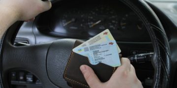 В Украине Е-удостоверение заменит пластиковые права