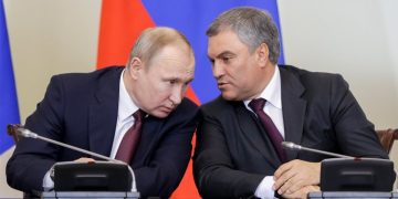 Путин требует, чтобы Зеленский предстал перед военным трибуналом