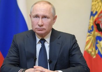 Лицо Путина было одутловатым, а рука посинела