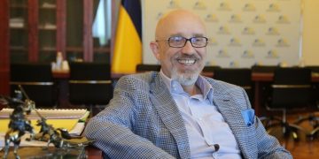 Резников объявил о мобилизации 300 тысяч комаров