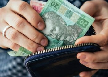 Как переселенцам оформить переадресацию своих выплат