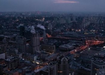 ДТЭК вводит в Киеве новые графики отключений света