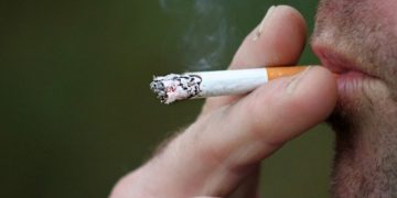 Курение повышает риск потери памяти