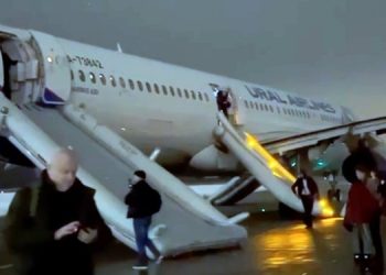 В России загорелся пассажирский самолет