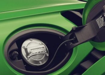 Porsche начали выпуск инновационного эко-топлива