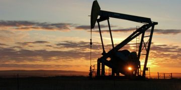 Страны G7 хотят сохранить российскую нефть