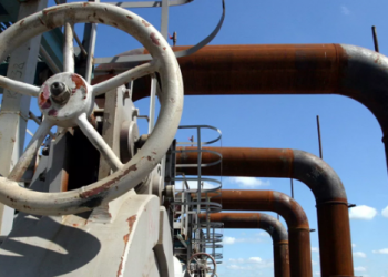 Путин разрешил “недружественным” странам оплачивать долги за газ