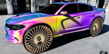 На Dodge Charger установили огромные 32-дюймовые диски