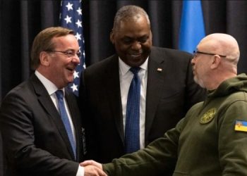 Новый министр обороны Германии посетит Украину