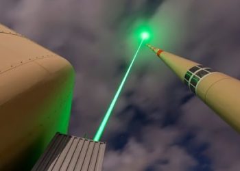 Ученые научились управлять молниями