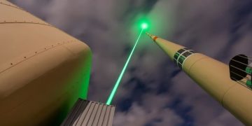 Ученые научились управлять молниями