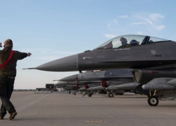 Польша отправит истребители F-16 в Украину