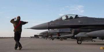 Польша отправит истребители F-16 в Украину
