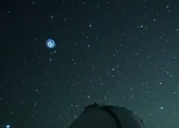 Над Гавайями появилась копия Млечного Пути