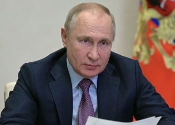 Путин приписывает успехи “группы Вагнера” Минобороны РФ