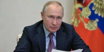 Путин приписывает успехи “группы Вагнера” Минобороны РФ