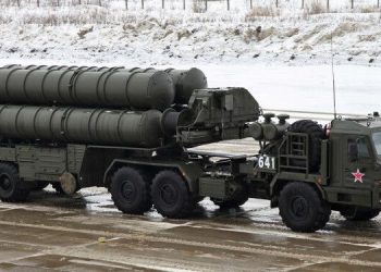 В Москве развернули дивизион ПВО С-400