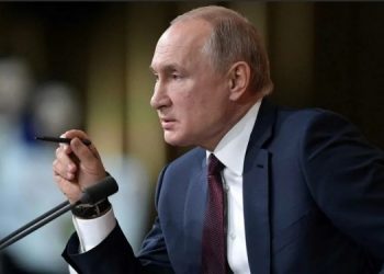 Путин ведет Россию в темный лес