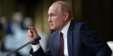 Путин ведет Россию в темный лес