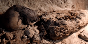 Археологи нашли необычную могилу ребенка в Египте