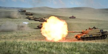 Украине нужны тяжелые танки и ракеты большой дальности