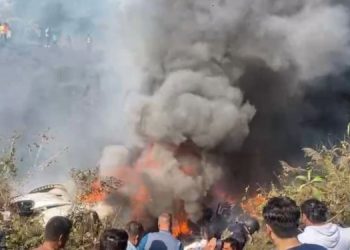 В Непале пассажирский самолет потерпел крушение