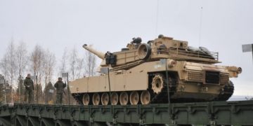 США готовы поставлять ВСУ бронемашины