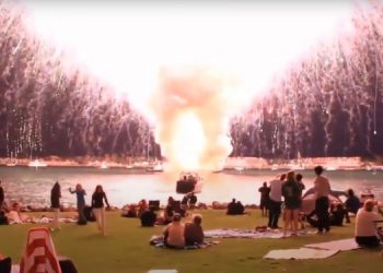 В Калифорнии сбой в компьютере испортил фейерверк