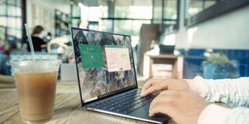 Как и где работают украинцы, когда нет света и связи