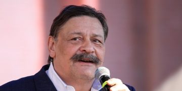 Звезду “Кухни” Назарова уволили из театра им. Чехова