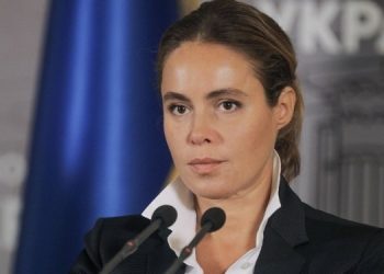 Королевская с мужем сложили депутатские мандаты