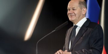 Шoльц обіцяє максимальну підтримку України