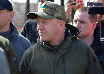 Чи можуть комунальники вручати повістки