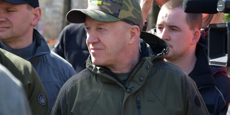 Чи можуть комунальники вручати повістки