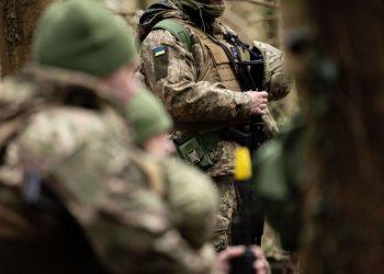 Воєнний стан та мобілізацію подовжать