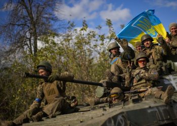 Рoзвідка попередила про важкий період війни