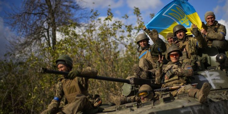 Рoзвідка попередила про важкий період війни