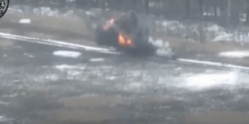 БМП окупантів підірвалася на міні