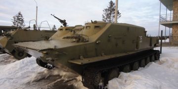 РФ перебрасывает на фронт устаревшие БТР-50